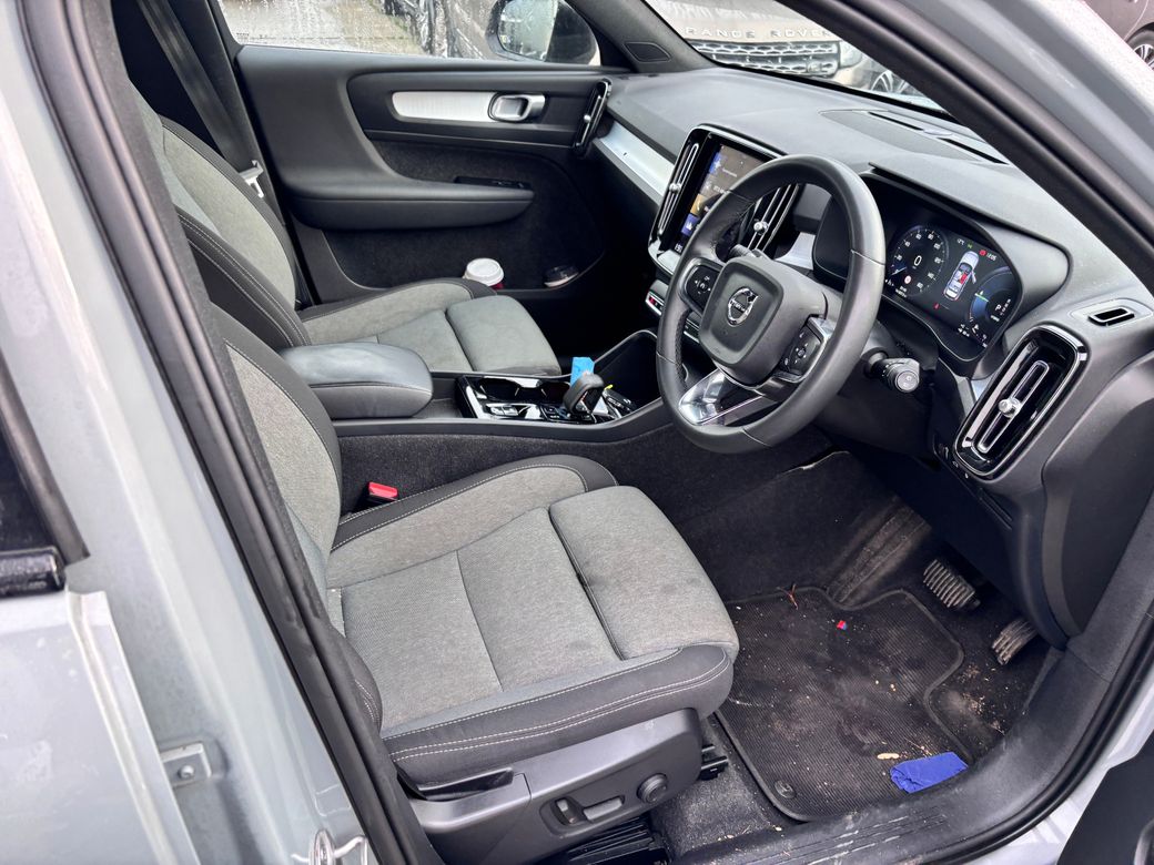 2023 Volvo XC40