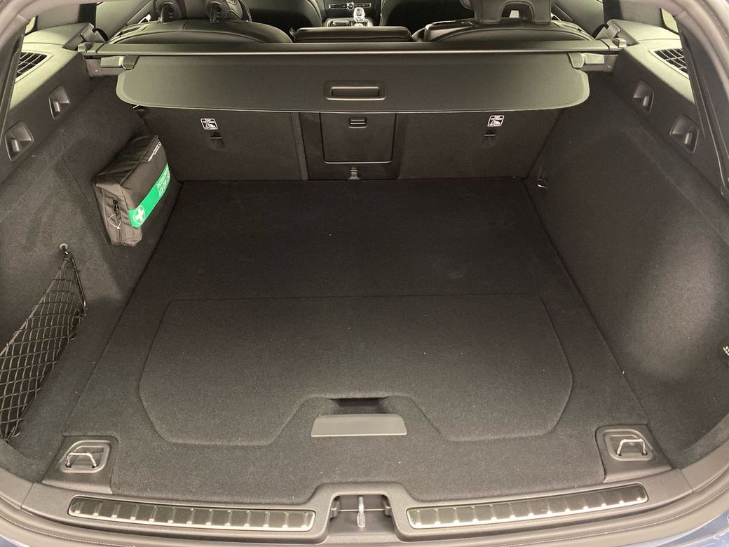 2025 Volvo V60