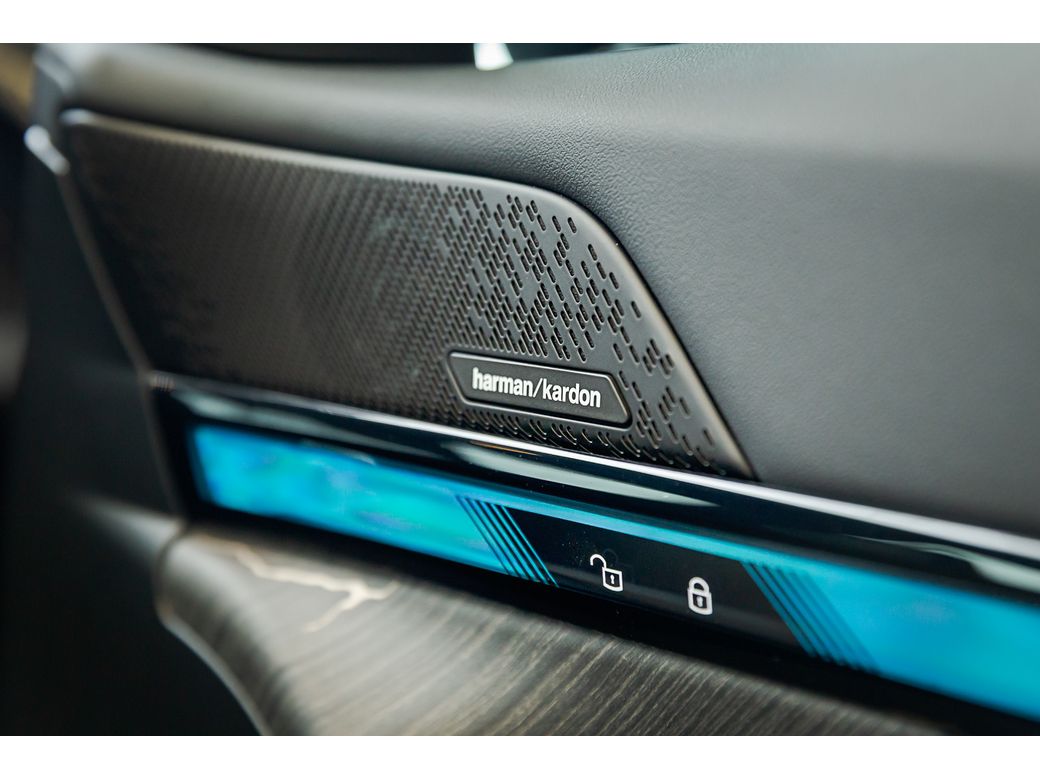2025 BMW i5