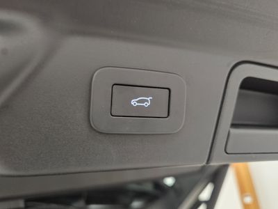 2025 Land Rover Range Rover Velar