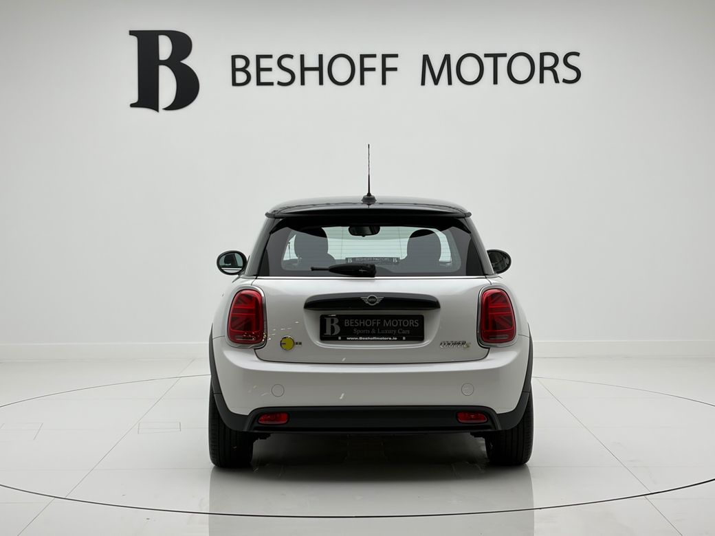 2023 Mini Hatch