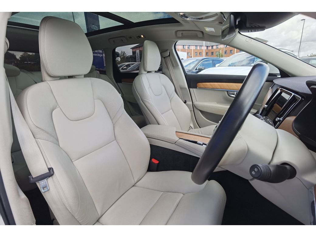 2021 Volvo V90