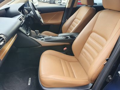 2014 Lexus IS 300h