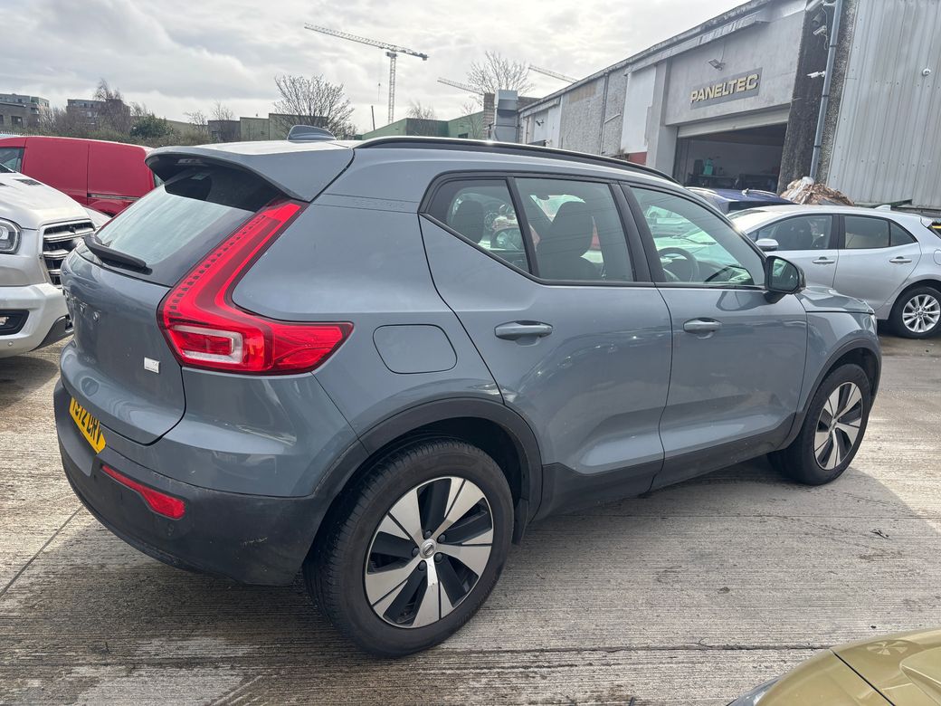 2023 Volvo XC40