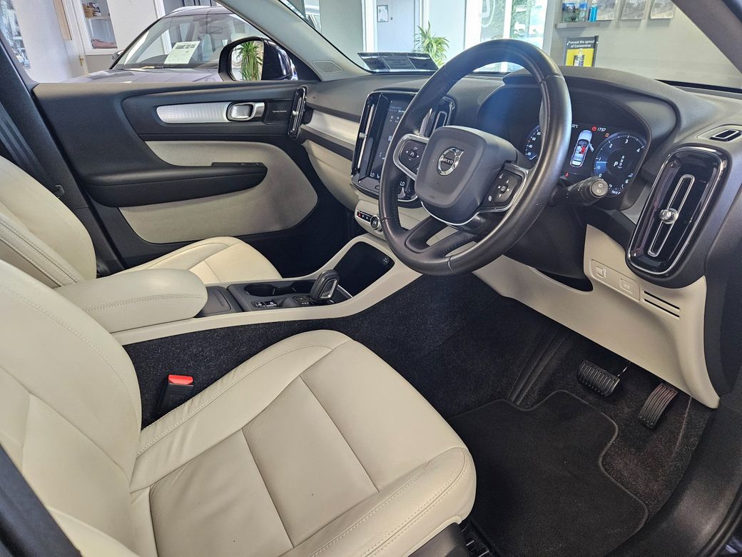 2020 Volvo XC40