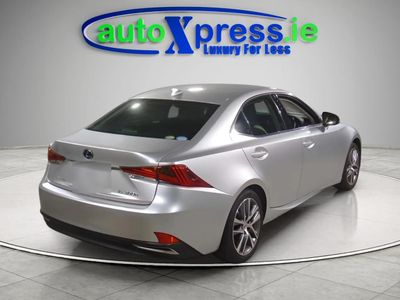 2019 Lexus IS 300h
