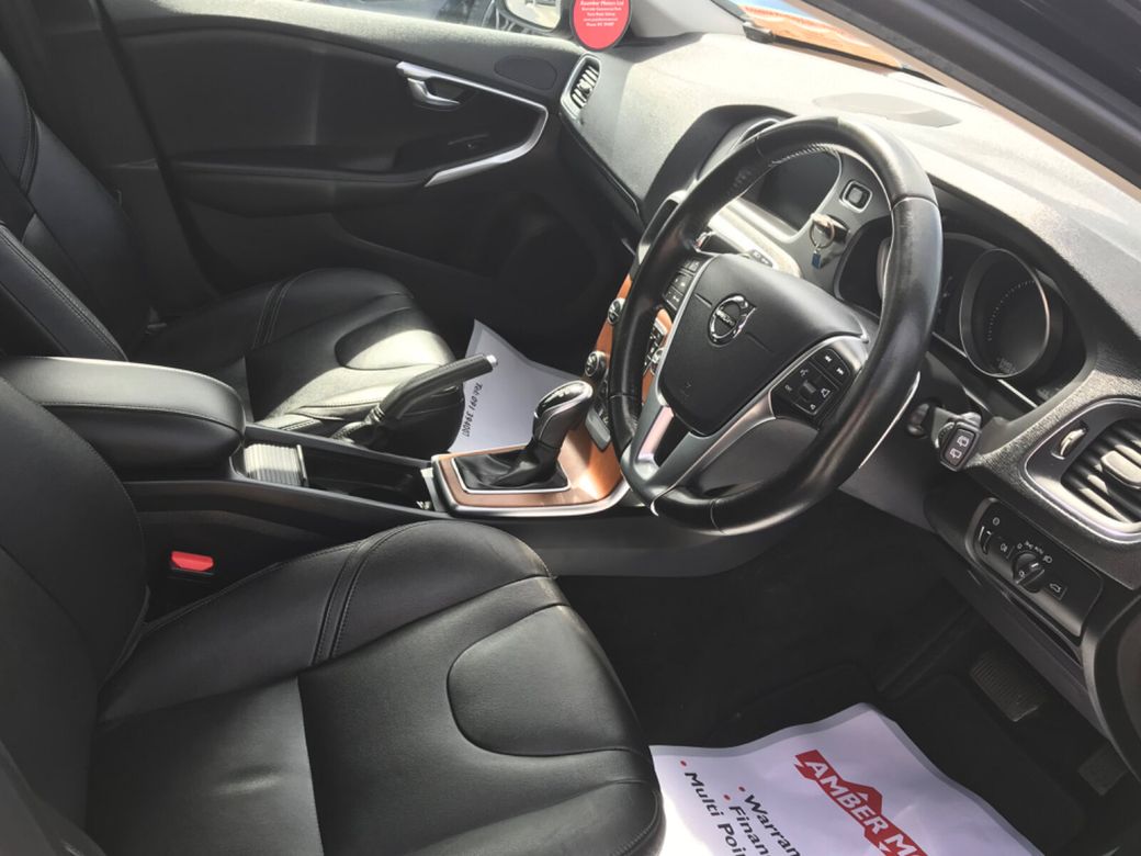 2018 Volvo V40