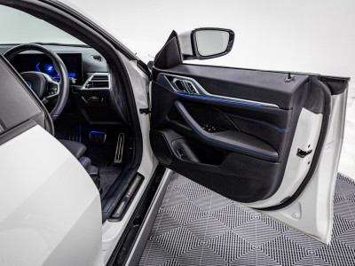 2025 BMW i4