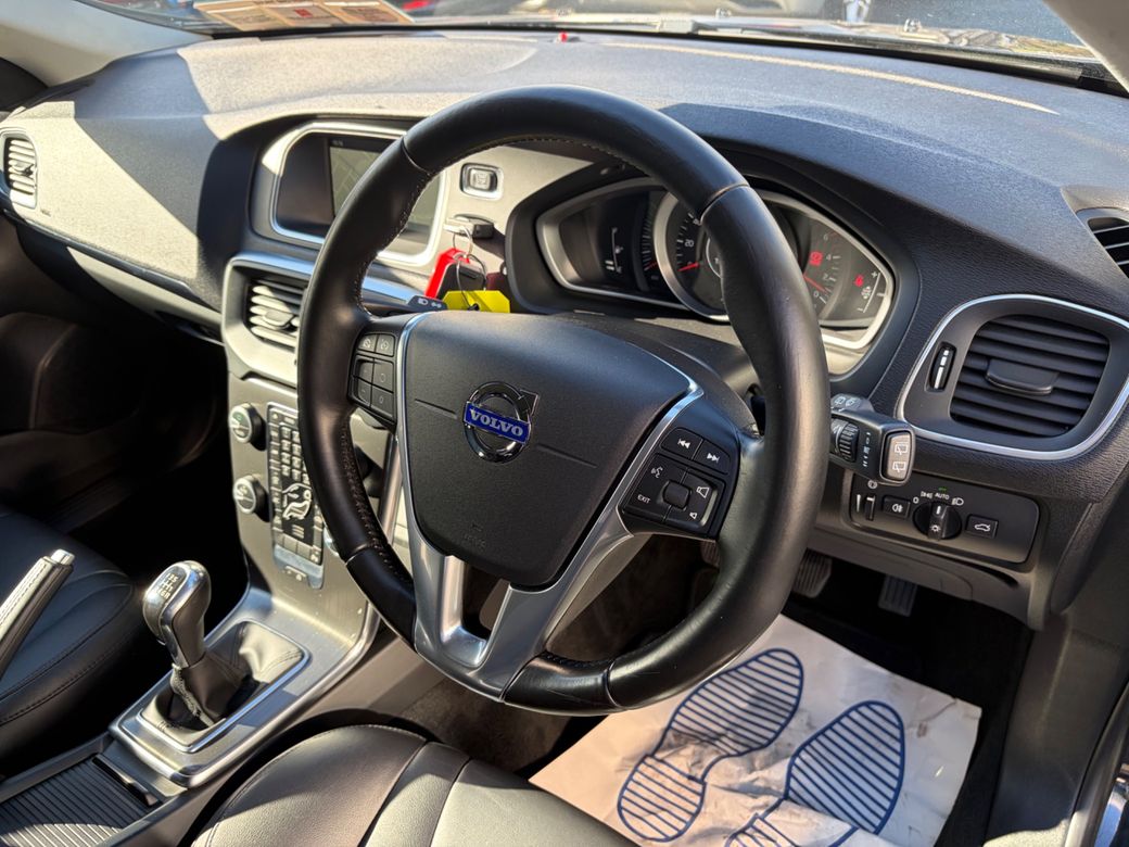 2015 Volvo V40