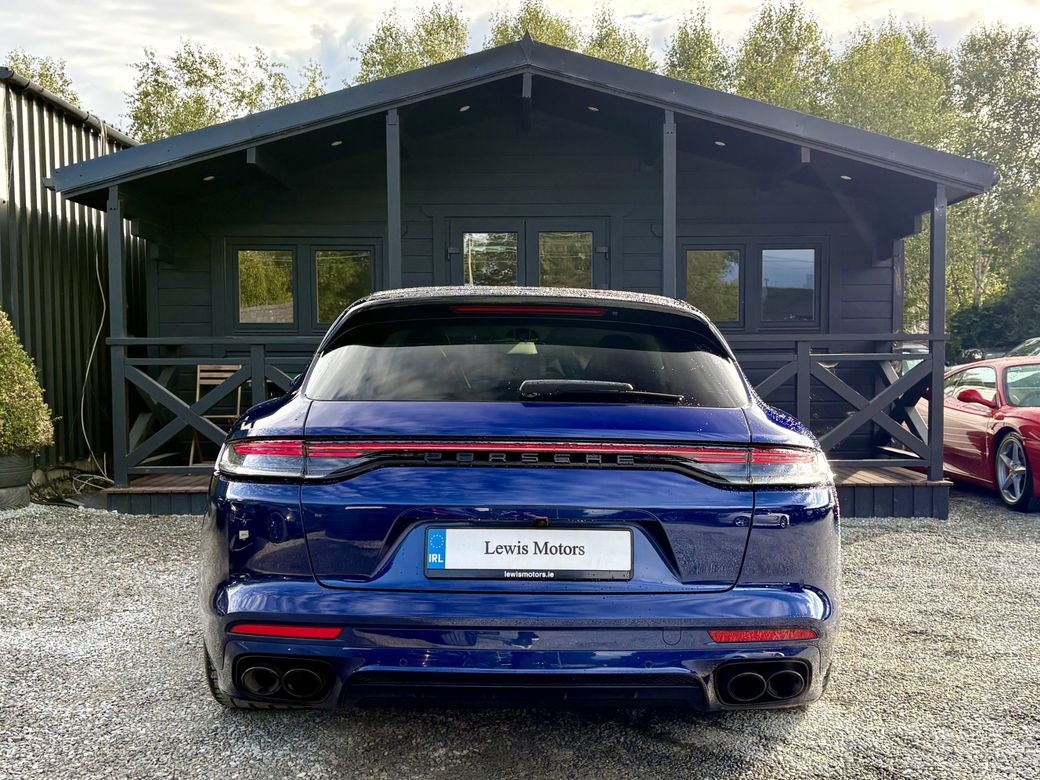2022 Porsche Panamera