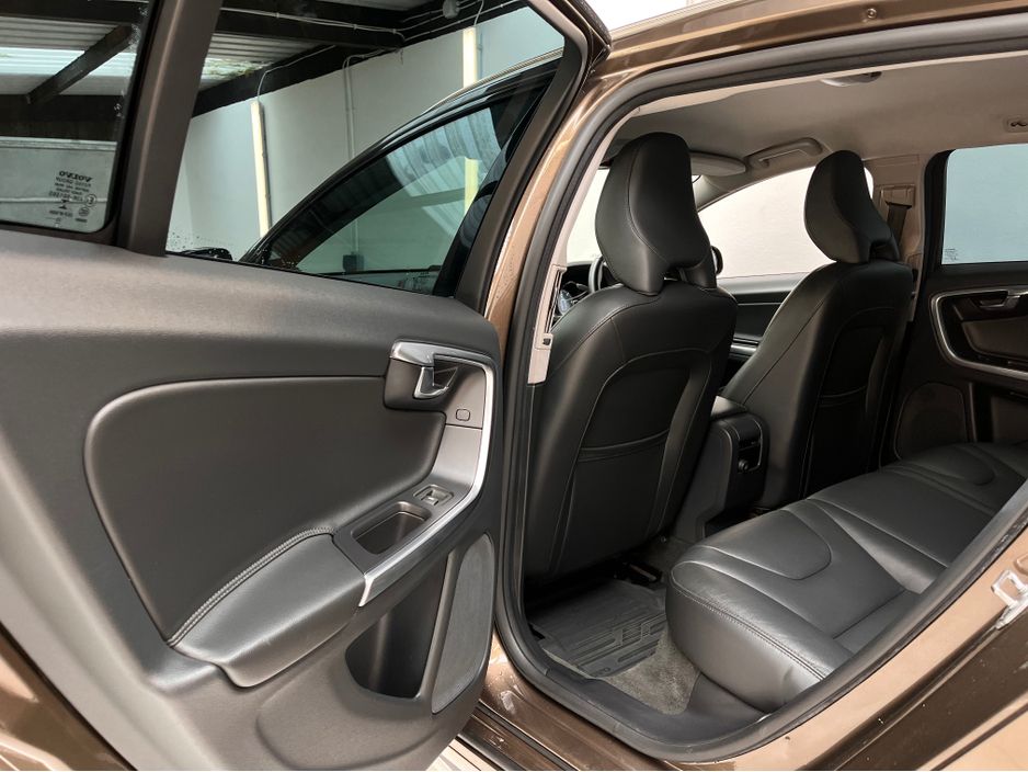2016 Volvo V60 Cross Country