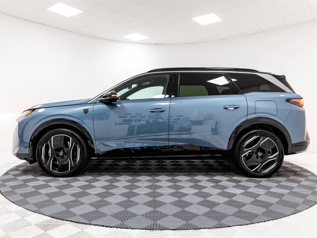 2025 Peugeot 5008