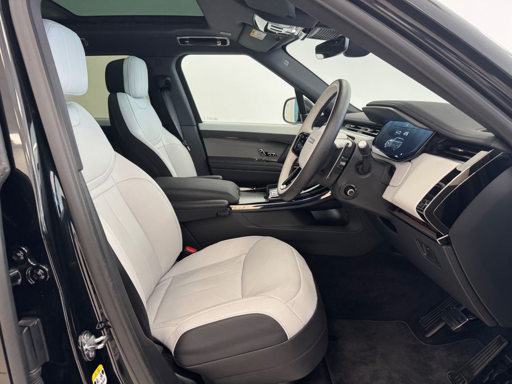 2026 Land Rover Range Rover Sport