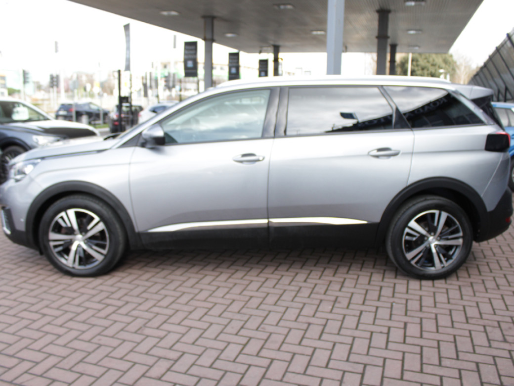 2020 Peugeot 5008