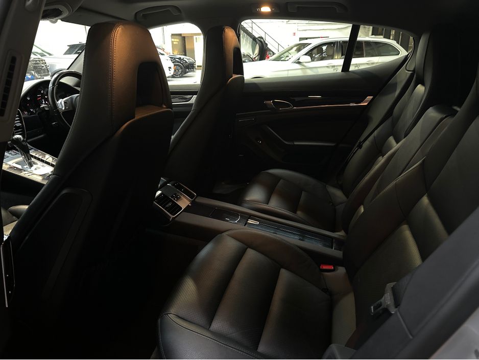 2016 Porsche Panamera