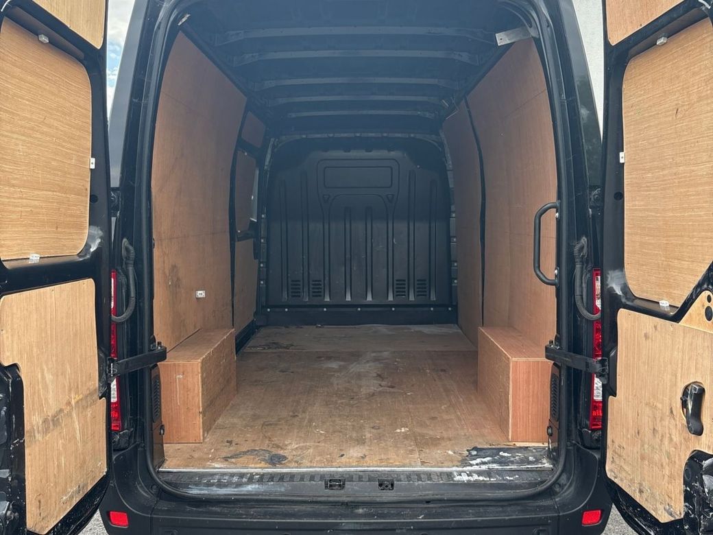 2022 Renault Master