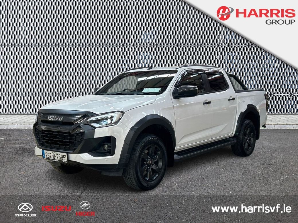 2025 White Isuzu D-MAX