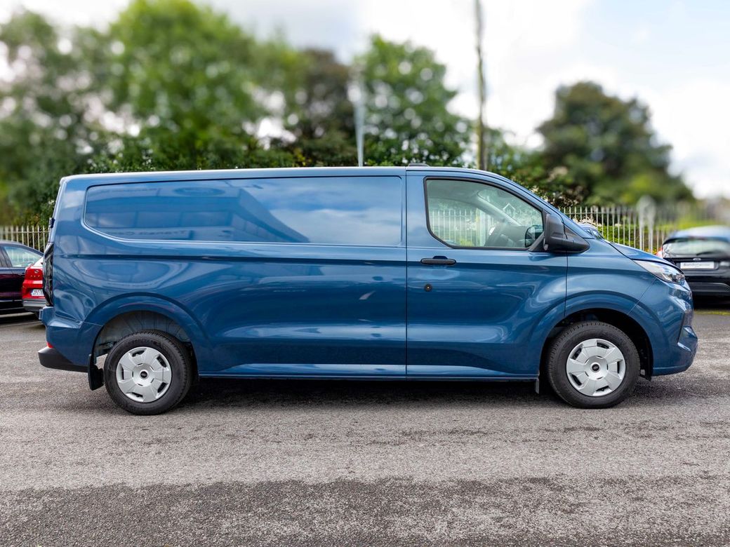 2025 Ford Transit Custom