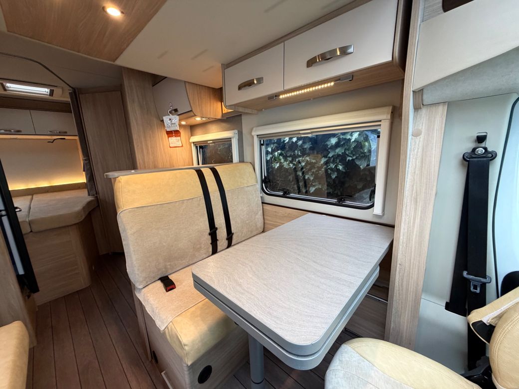 2021 WEINSBERG CARA SUITE 650 5 BERTH R.H.D 