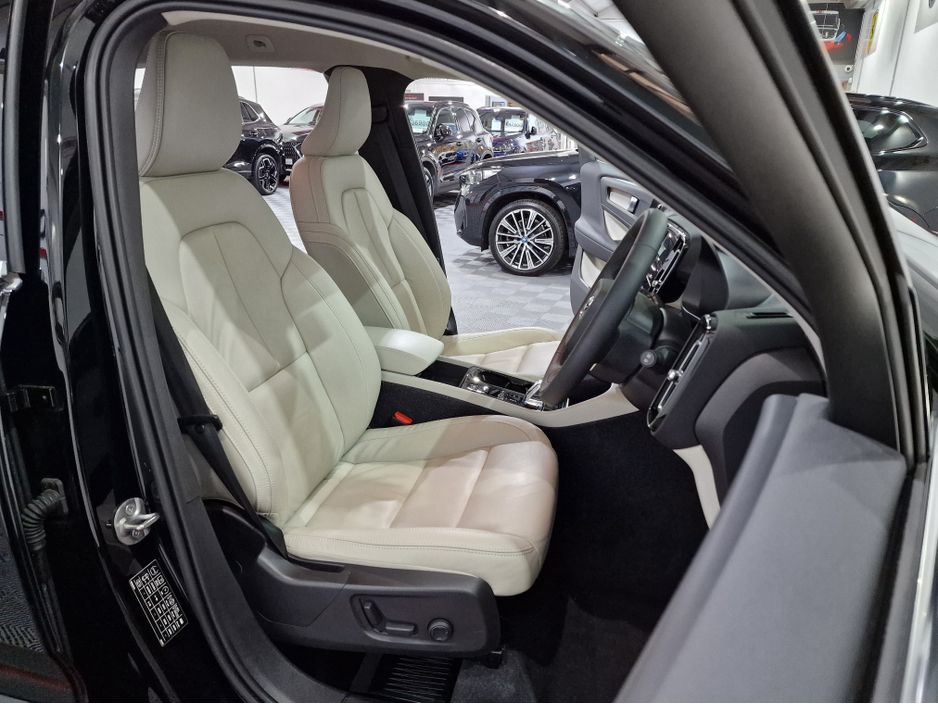 2022 Volvo XC40