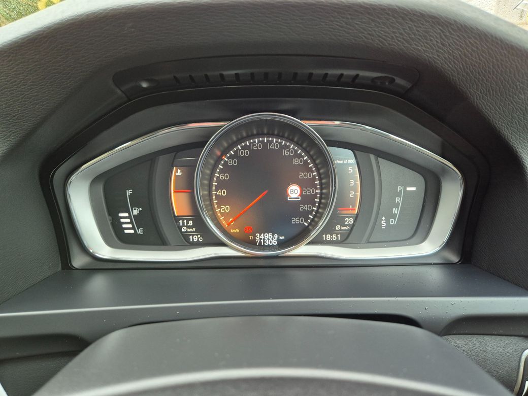2017 Volvo V60 Cross Country