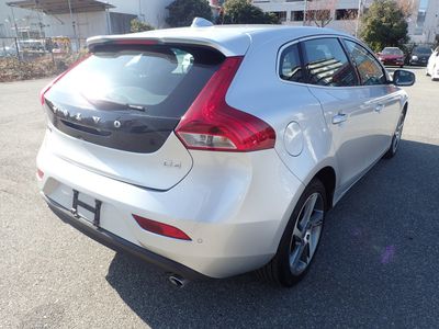 2016 Volvo V40