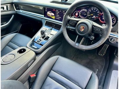 2022 Porsche Panamera