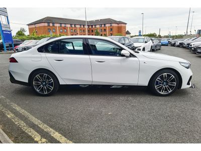 2024 BMW i5