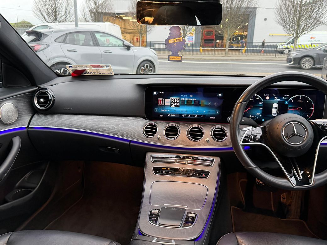 2022 Mercedes-Benz E 220