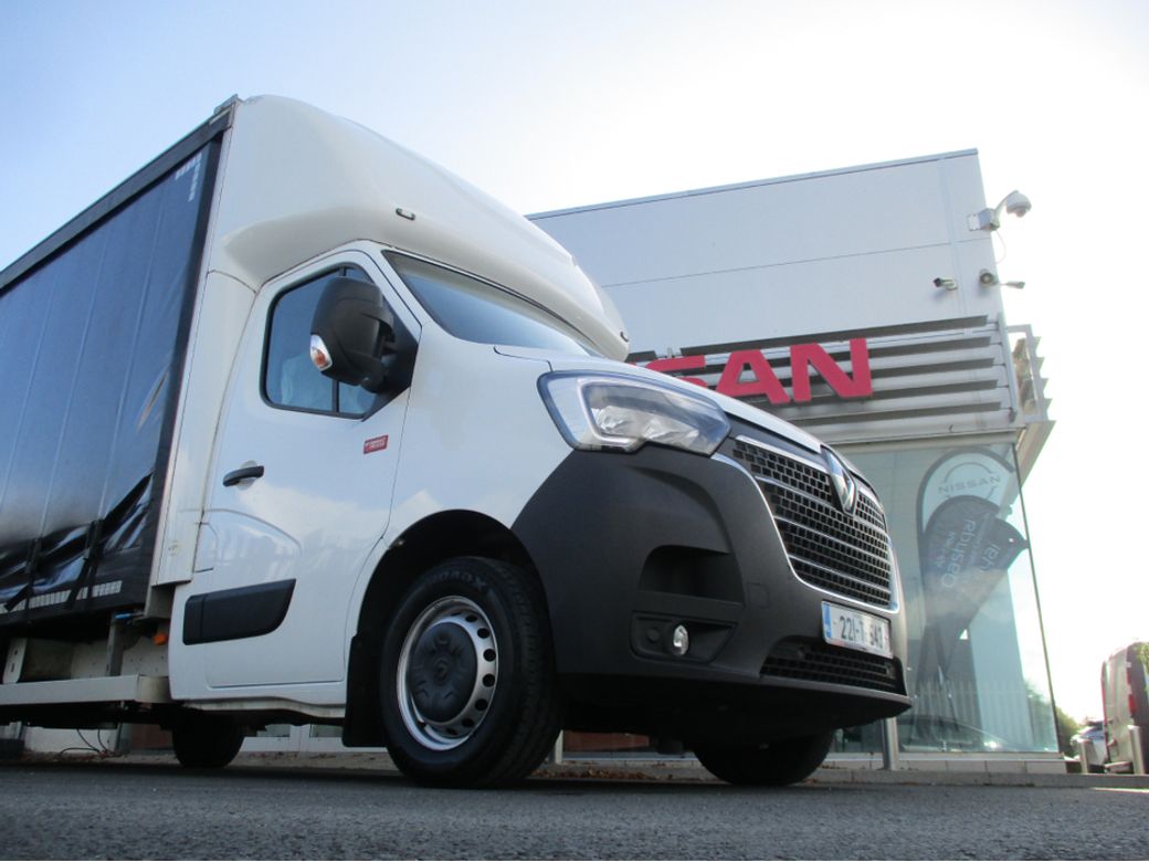 2022 Renault Master