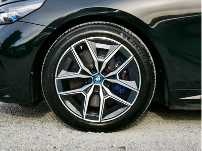 2024 BMW i5