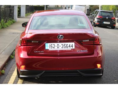 2015 Lexus IS 300h