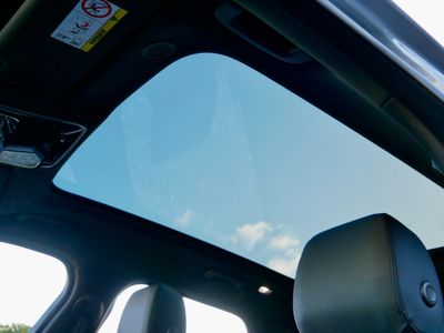 2025 Land Rover Range Rover Velar