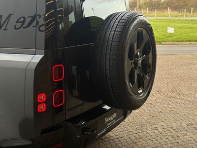 2025 Land Rover Defender 110
