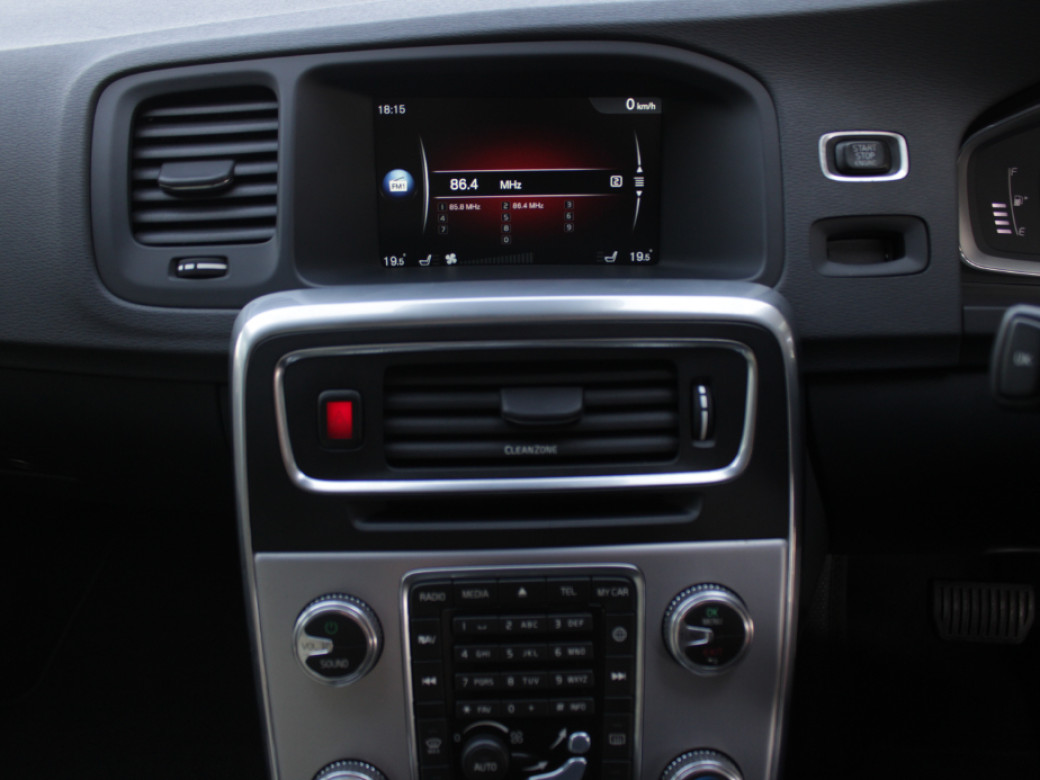 2016 Volvo V60 Cross Country