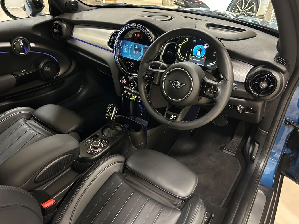 2022 Mini Hatch