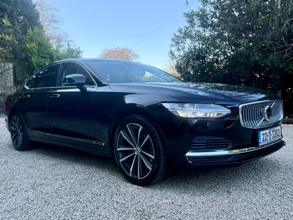 2022 Volvo S90