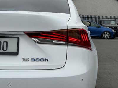 2018 Lexus IS 300h
