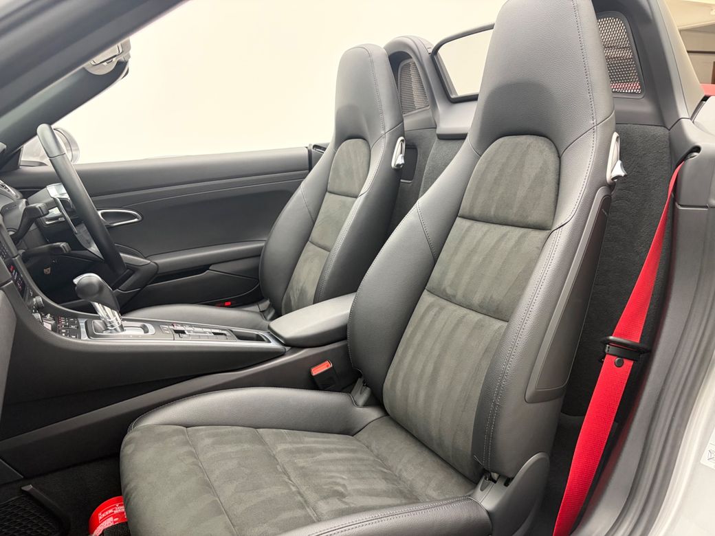 2022 Porsche Boxster