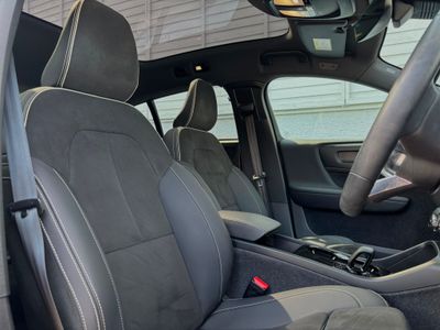 2023 Volvo C40