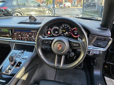 2023 Porsche Panamera