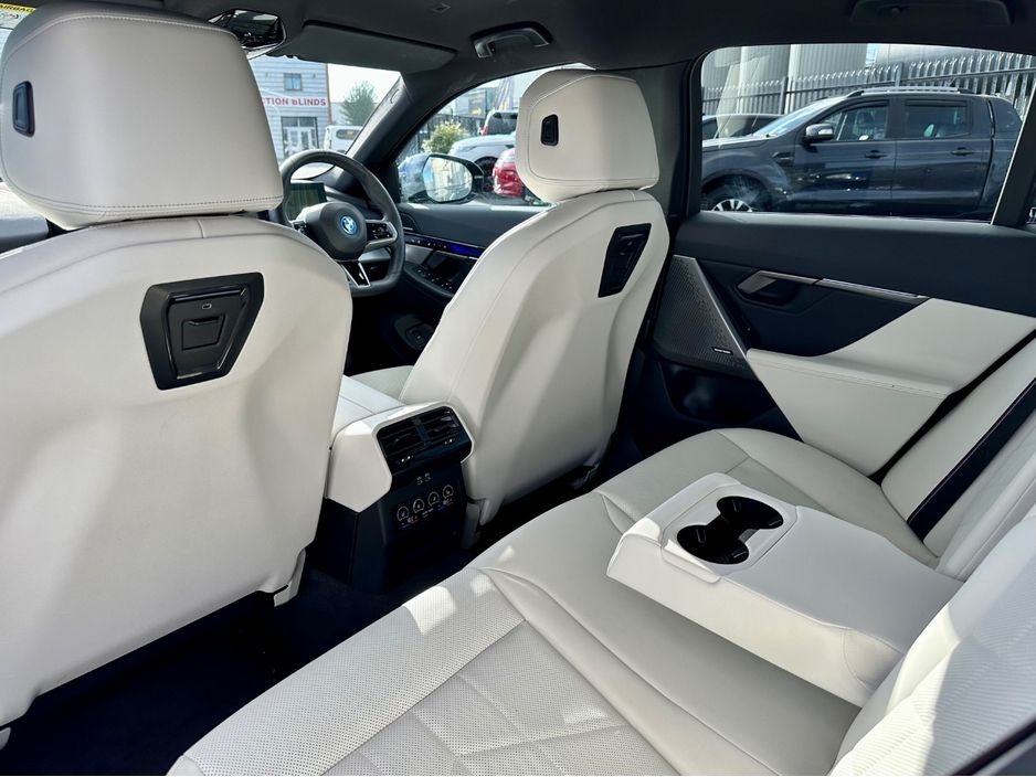 2025 BMW i5