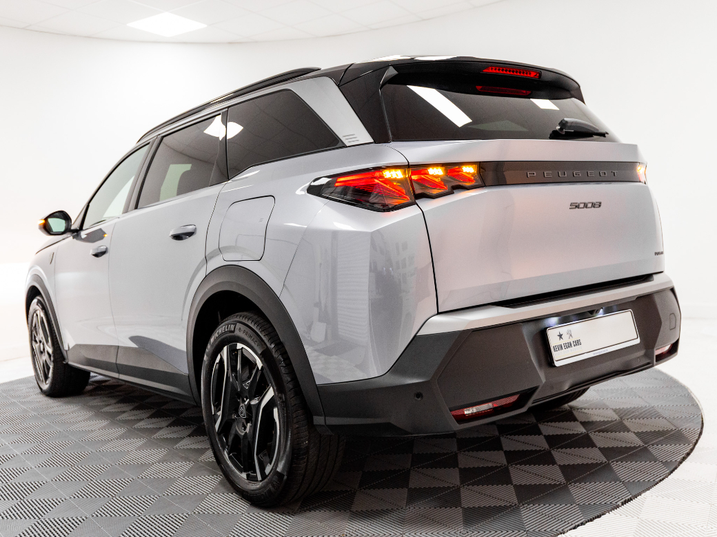 2025 Peugeot 5008