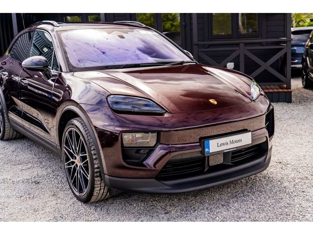 2025 Porsche Macan