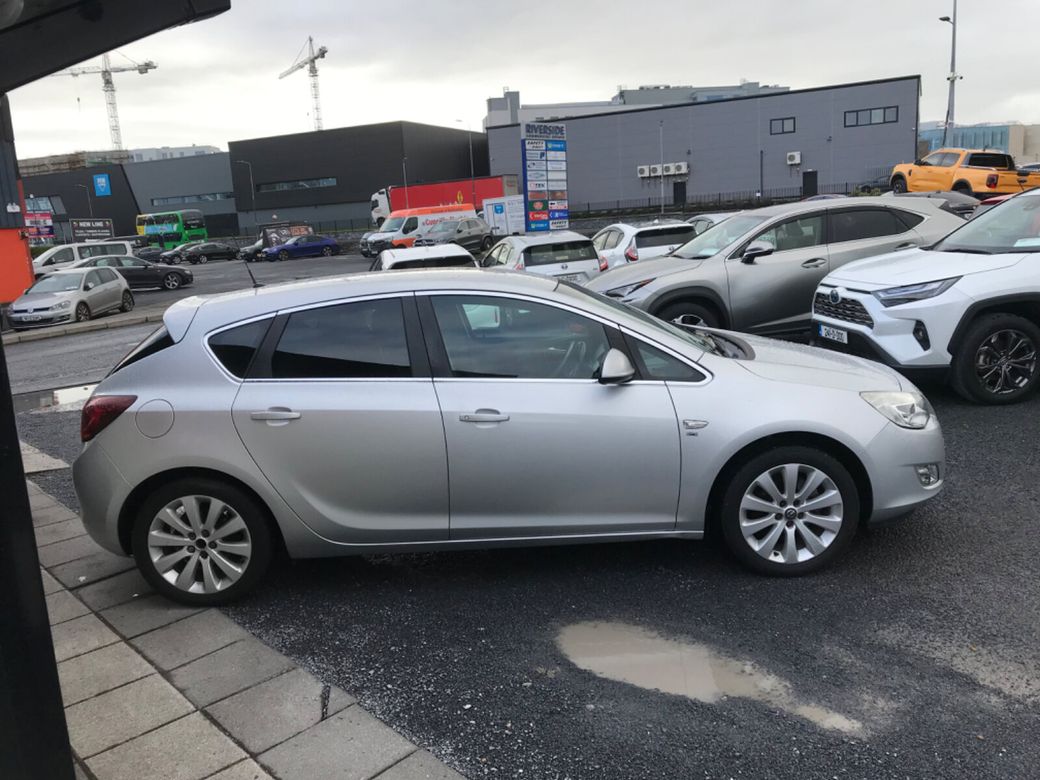 2011 Opel Astra