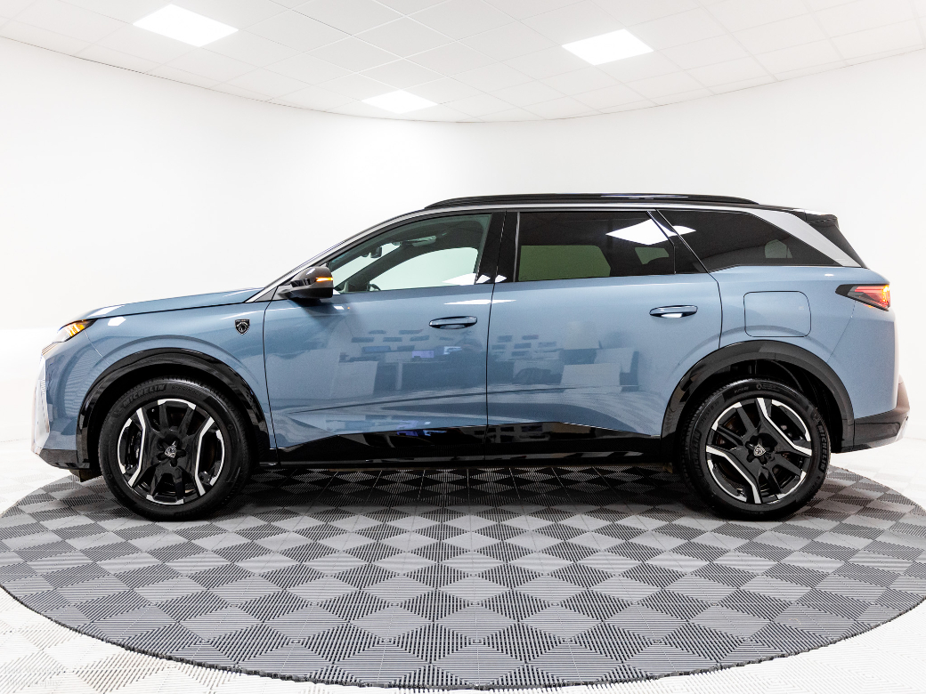 2025 Peugeot 5008