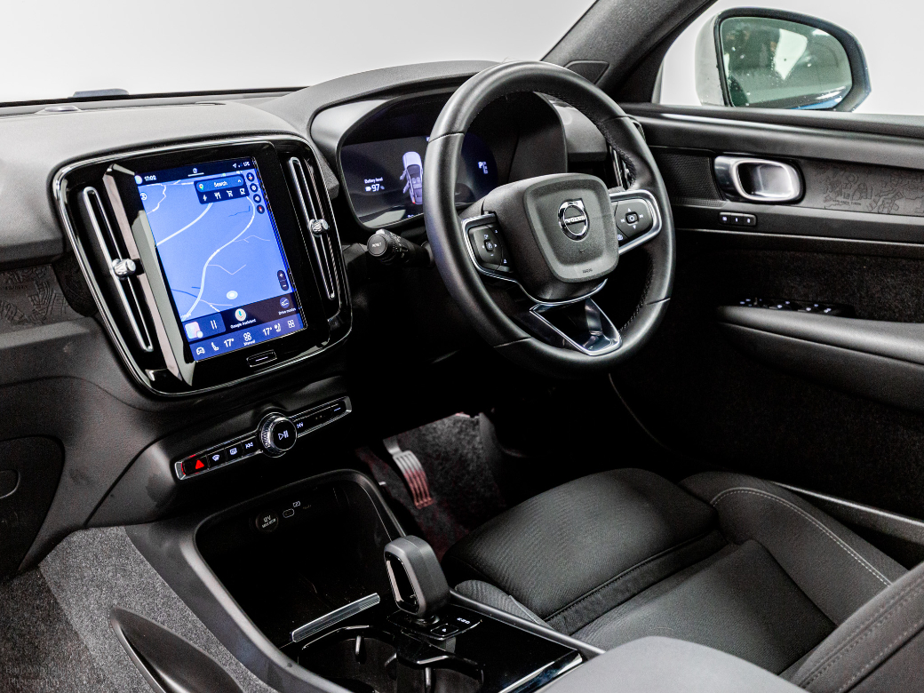 2023 Volvo C40