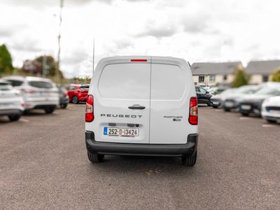 2025 Peugeot Partner