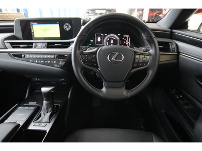 2020 Lexus ES 300h