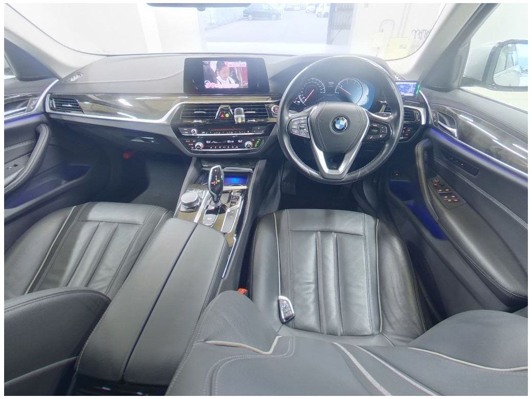 2018 BMW 523